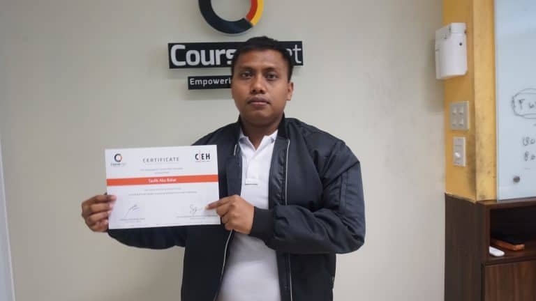 Taufik Abu Bakar dari Surabaya kesibukannya sebagai wiraswasta telah mengikuti training CEH di Course-Net Indonesia.